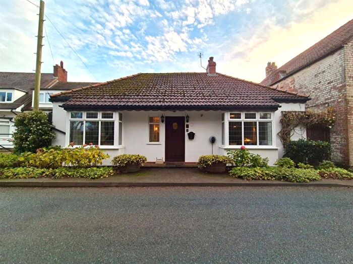 2 Bedroom Cottage For Sale In Skipsea Road, Beeford, Driffield, YO25