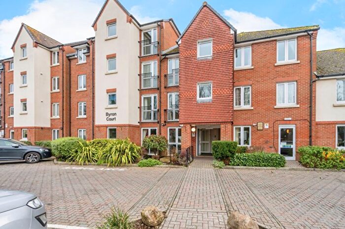 2 Bedroom Property For Sale In Byron Court, Chichester, PO19