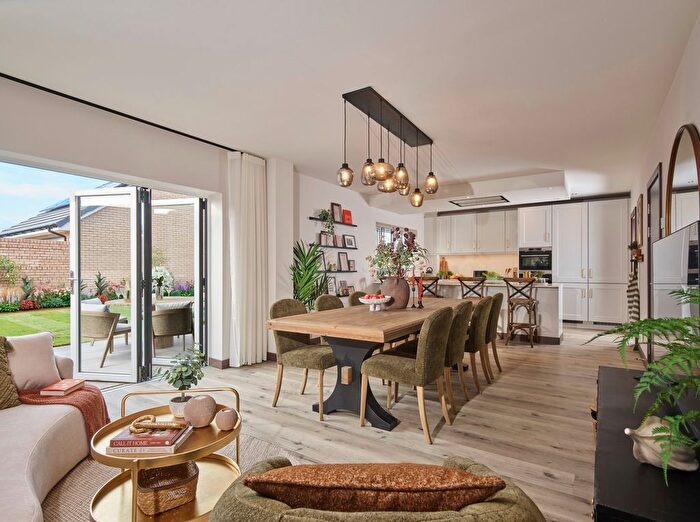 5 Bedroom Detached House For Sale In Thornwood Park, Thornwood, Epping, CM16