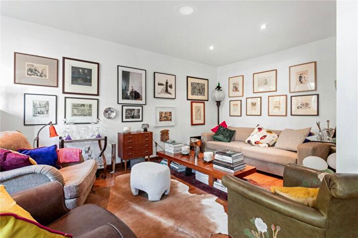 3 Bedroom Apartment To Rent In Dunmow Walk, Popham Street, London, N1