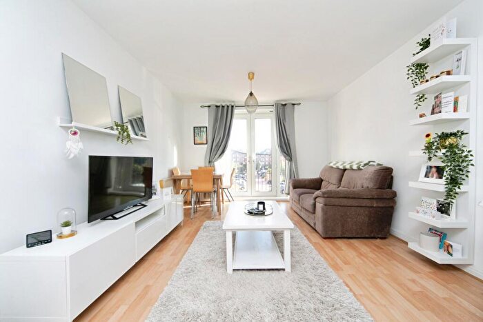 2 Bedroom Flat For Sale In Quebec Quay, Liverpool, Merseyside, L3
