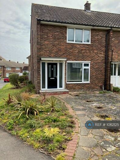2 Bedroom End Of Terrace House To Rent In Lee Walk, Basildon, SS16