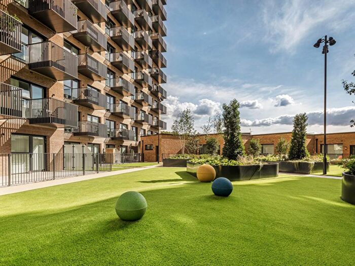 2 Bedroom Flat For Sale In Capital Interchange Way, Brentford, TW8