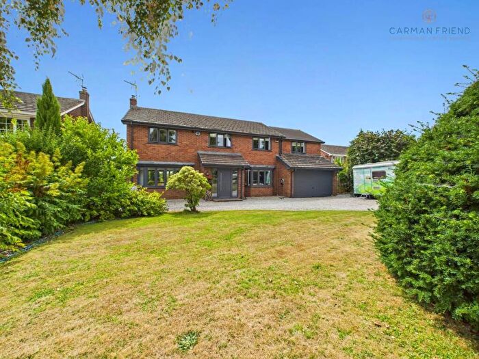 4 Bedroom Detached House For Sale In The Knowl, Churton, CH3