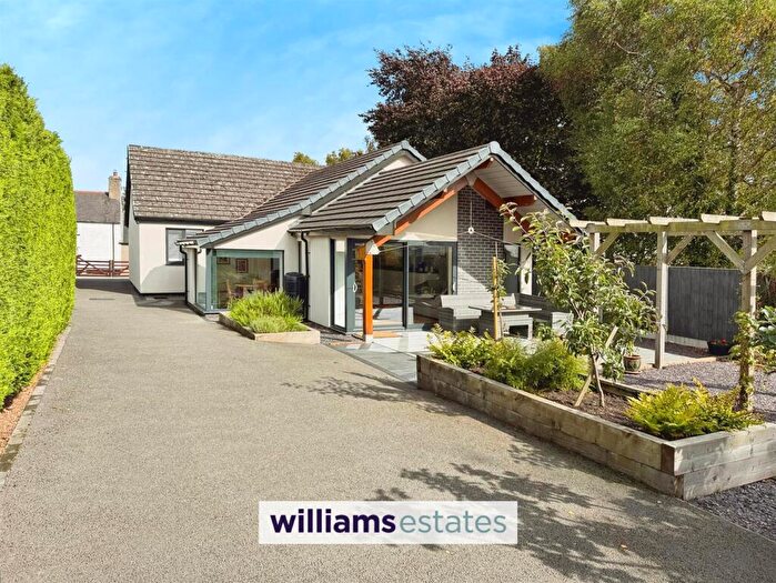 3 Bedroom Detached Bungalow For Sale In Ffordd Rhiw Ial, Llanarmon-Yn-Ial, Mold, CH7