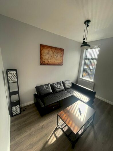 1 Bedroom Flat To Rent In Crumpsall Lane, Manchester, M8