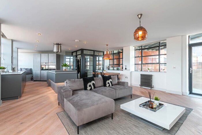 3 Bedroom Apartment For Sale In Queensway House, Livery Street, B3