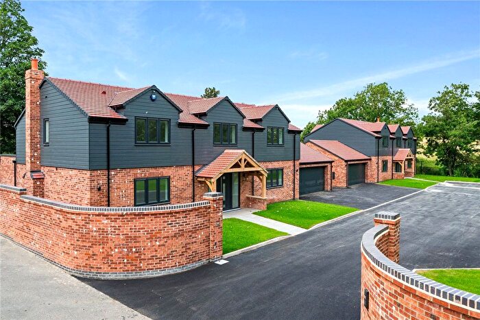 4 Bedroom Detached House For Sale In Aberford Road, Stanley, Wakefield, West Yorkshire, WF3