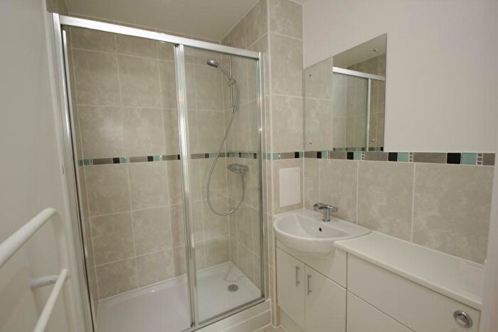 2 Bedroom Apartment To Rent In Woking, GU22