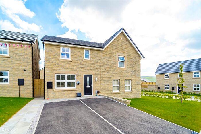 3 Bedroom Semi-Detached House To Rent In Yellowhammer Road, Burnley, BB11