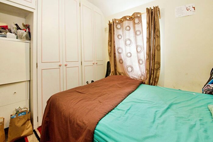 3 Bedroom Terraced House For Sale In Monoux Grove, London, E17