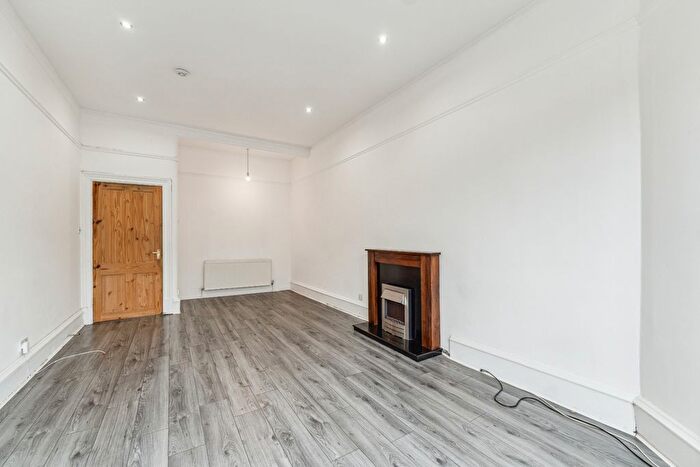 1 Bedroom Flat To Rent In Meadowpark Street, Dennistoun, Glasgow, G31