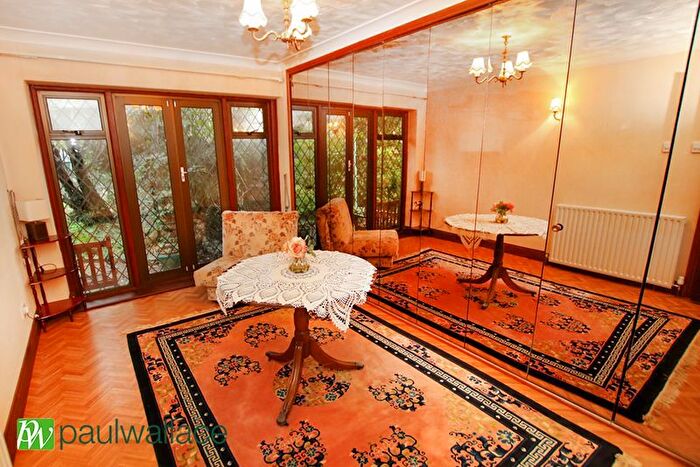 2 Bedroom Bungalow For Sale In Brandon Close, West Cheshunt, EN7