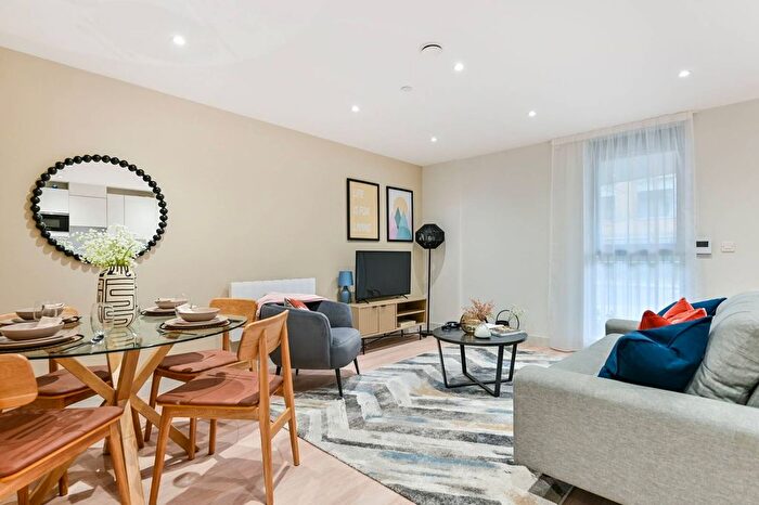 1 Bedroom Flat To Rent In The Oakgate, Leatherhead, KT22