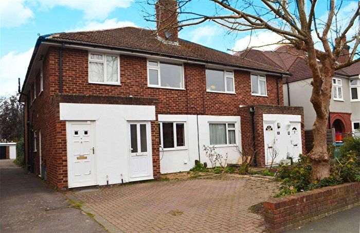 2 Bedroom Semi Detached House To Rent In Vicarage Road, Hampton Wick, KT1