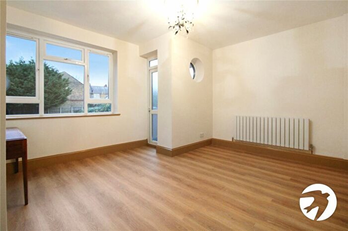 2 Bedroom Flat To Rent In Breakspears Road, London, SE4