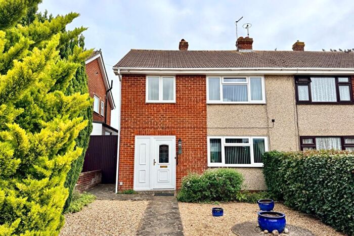 3 Bedroom Semi-Detached House For Sale In Salvington Close, Worthing, West Sussex, BN13