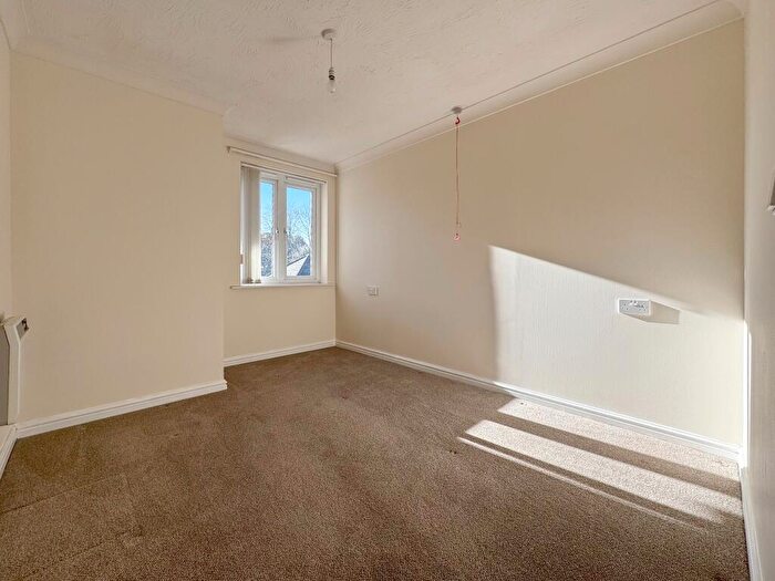 2 Bedroom Flat For Sale In Fielders Court, West End, Southampton, SO30