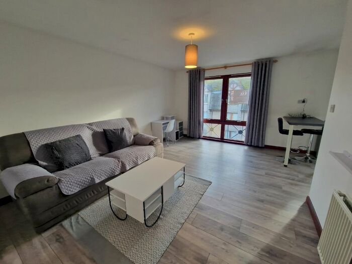 2 Bedroom Flat To Rent In Strawberry Bank Parade, City Centre, Aberdeen, AB11