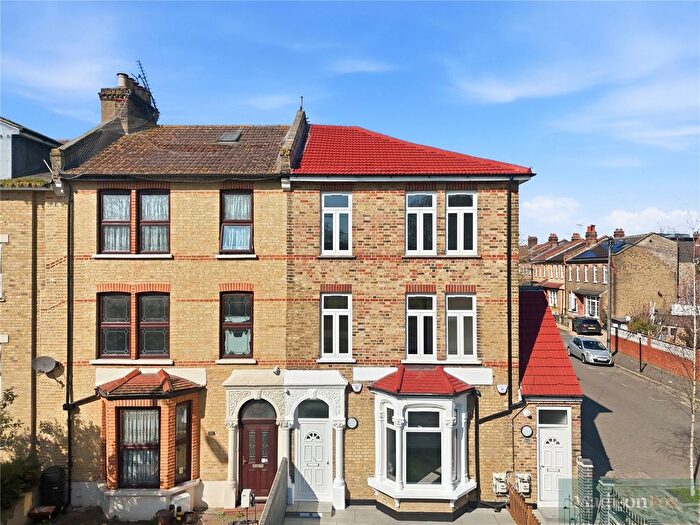 3 Bedroom Flat For Sale In Lea Bridge Road, Ground Floor, Leyton, E10