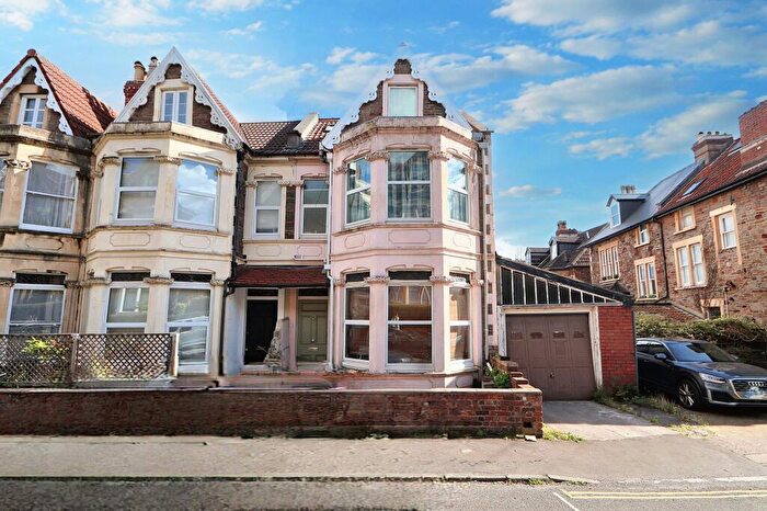 6 Bedroom End Of Terrace House To Rent In Manor Park, Bristol, BS6