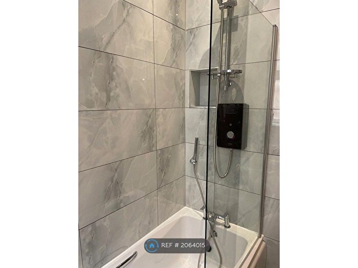 4 Bedroom Flat To Rent In Wilton St, Glasgow, G20