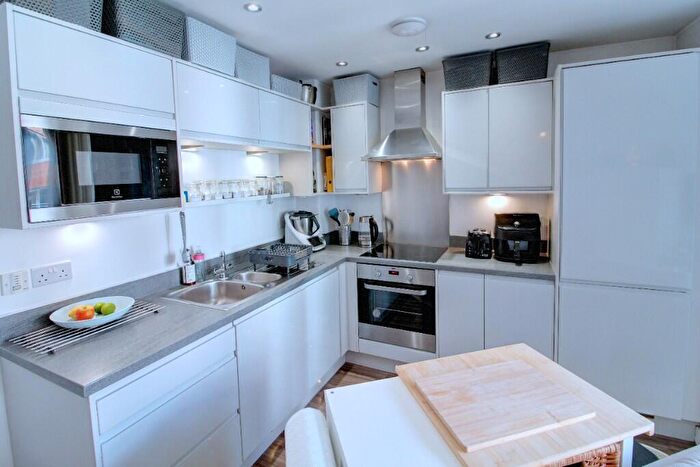 2 Bedroom Apartment To Rent In Worsdell Drive, Gateshead, Tyne And Wear, NE8