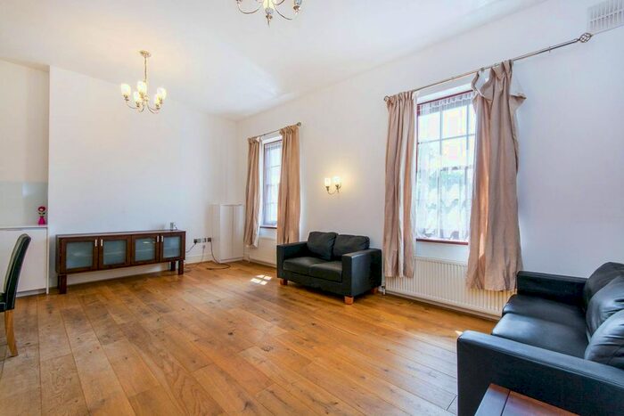 2 Bedroom Flat To Rent In Addiscombe Road, East Croydon, Croydon, CR0