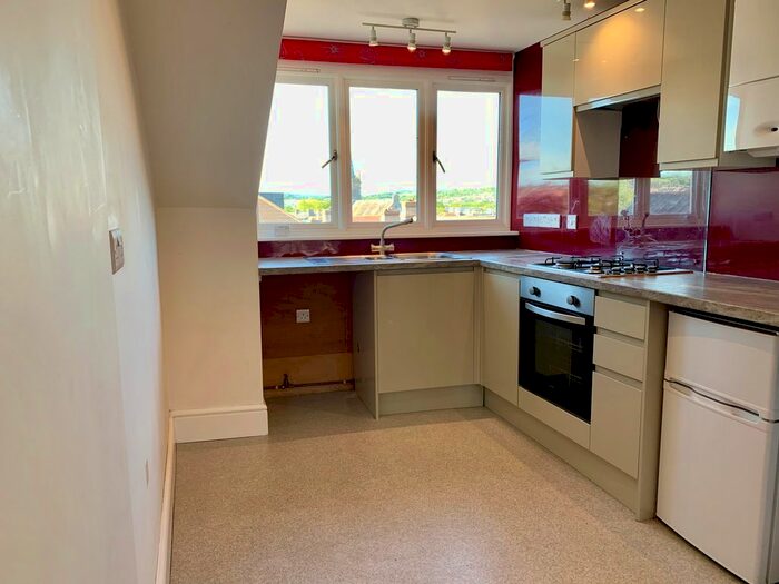 2 Bedroom Maisonette To Rent In East Street, Newton Abbot, TQ12