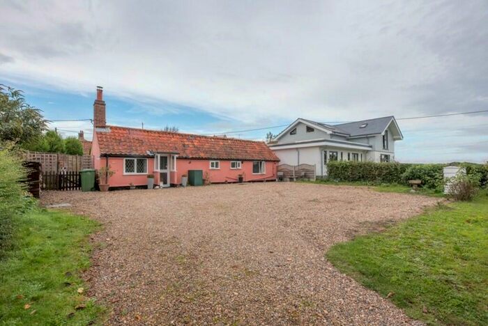 2 Bedroom Detached Bungalow For Sale In Low Road, Friston, IP17