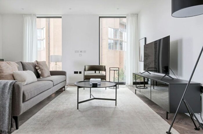 2 Bedroom Flat To Rent In Merino Gardens, London, E1W