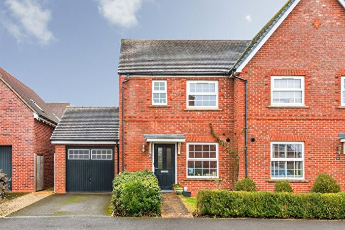 2 Bedroom Semi-Detached House For Sale In Esingdon Drive, Thame, OX9