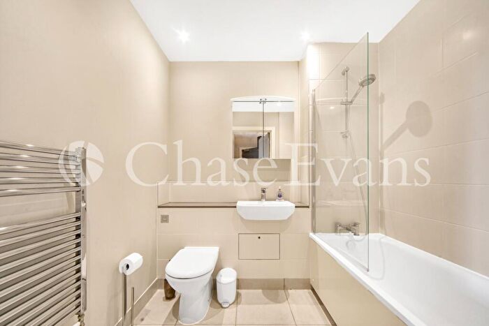1 Bedroom Flat To Rent In St. Ives Place, Poplar, London, E14