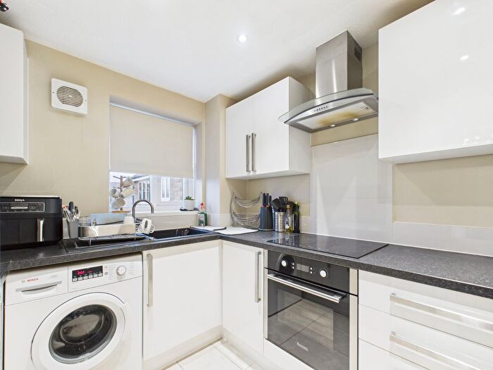 2 Bedroom Flat To Rent In Redford Close, Feltham, TW13