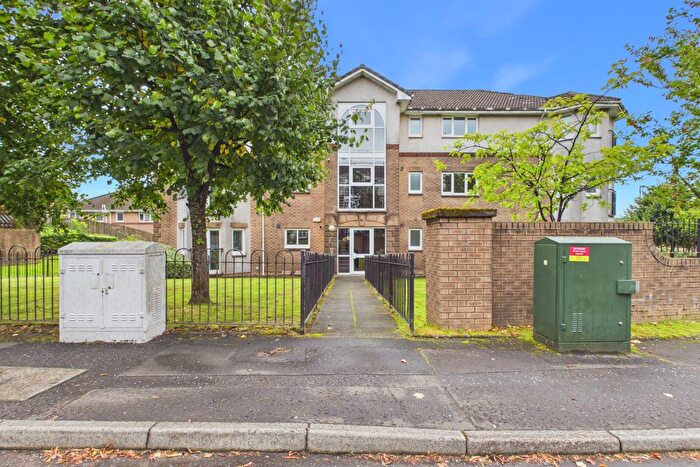 2 Bedroom Flat For Sale In Oakburn Walk, Jamestown, G83