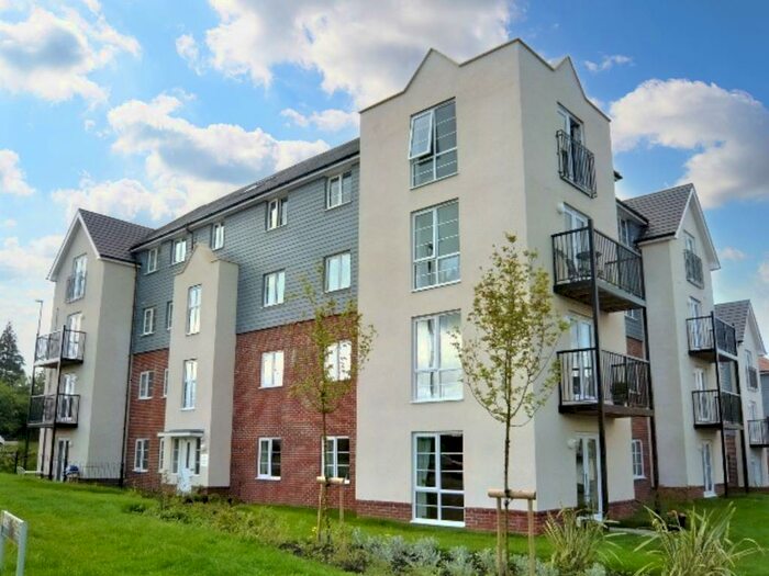 2 Bedroom Apartment To Rent In Buttermere Court, Maidenbower, RH10