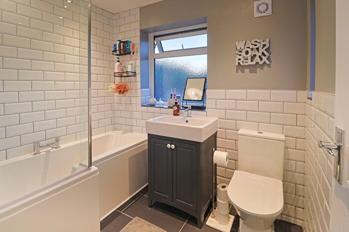 2 Bedroom Terraced House For Sale In Brokes Way, Tunbridge Wells, TN4