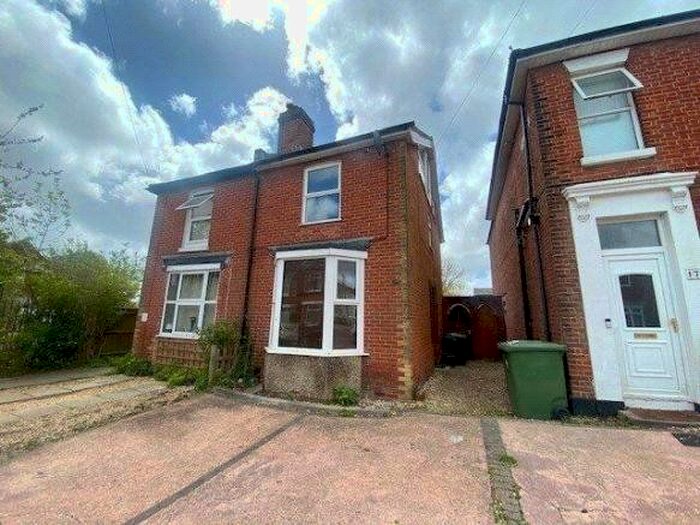 2 Bedroom Semi-Detached House To Rent In Wilton Road, Southampton, Hampshire, SO15