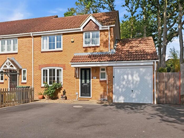 3 Bedroom End Terrace House For Sale In Albion Way, Verwood, BH31