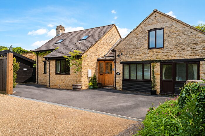 5 Bedroom Barn Conversion For Sale In Millers Barn, Farthinghoe, Northamptonshire, NN13