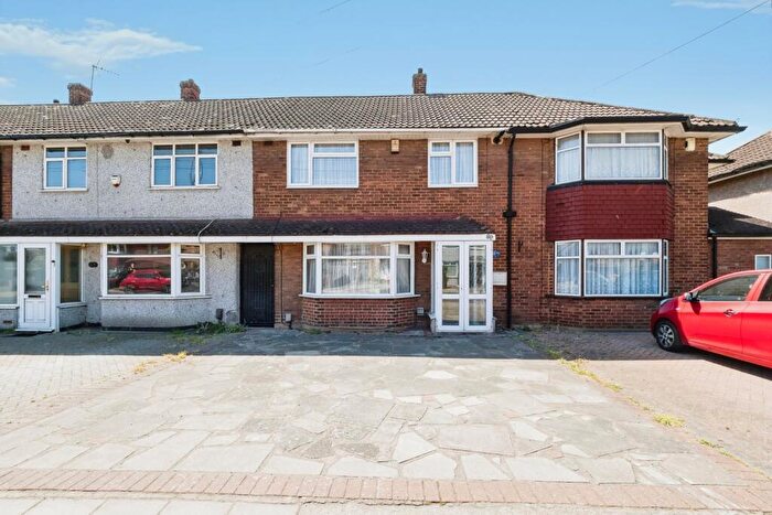 3 Bedroom Terraced House For Sale In Mungo Park Road, South Hornchurch, RM13