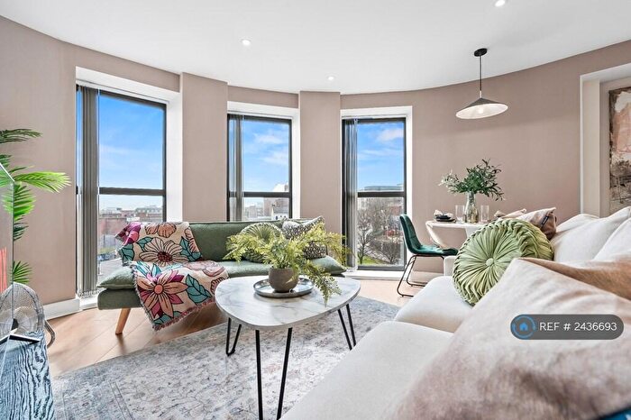 1 Bedroom Flat To Rent In Centenary House, Leeds, LS2