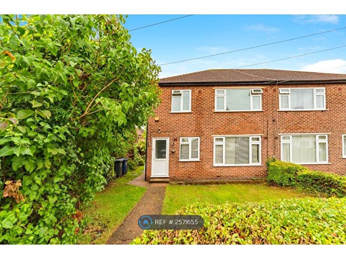 2 Bedroom Flat To Rent In Barmouth Avenue, Greenford, UB6