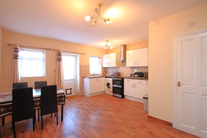 4 Bedroom Semi-Detached House To Rent In Mogden Lane, Isleworth, TW7