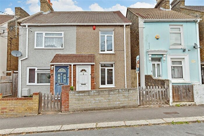 2 Bedroom Semi Detached House For Sale In Shortlands Road, Sittingbourne, Kent, ME10