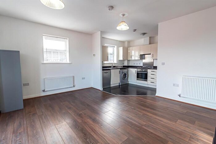 2 Bedroom Apartment To Rent In Braunton Crescent, Mapperley, Nottingham, NG3