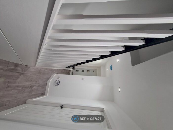 4 Bedroom Terraced House To Rent In Rucklidge Avenue, Harlesden, London NW10