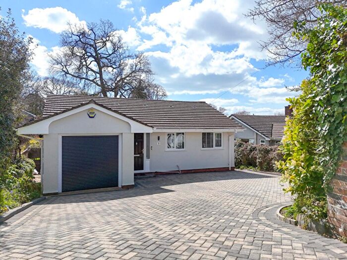 4 Bedroom Chalet For Sale In Smugglers Lane South, Highcliffe, Christchurch, BH23