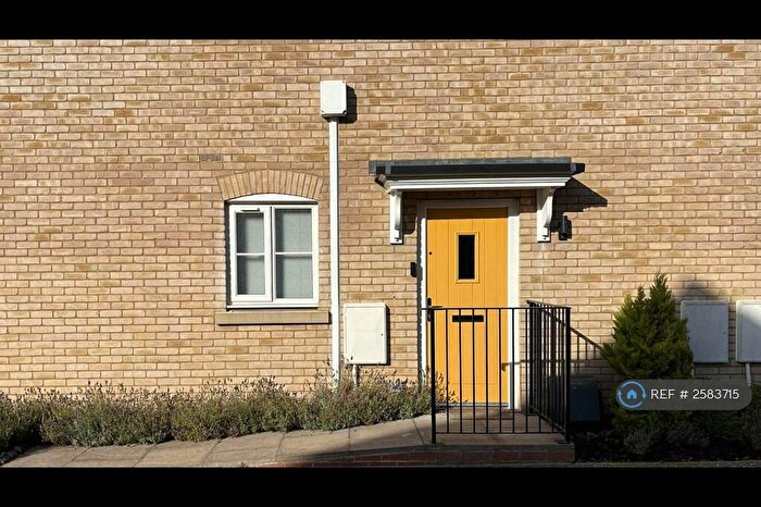 2 Bedroom Maisonette To Rent In Burrows Crescent, Chipping Norton, OX7