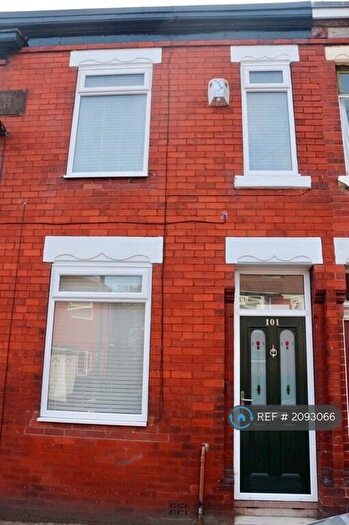 4 Bedroom Terraced House To Rent In Windsor Road, Droylsden, Manchester, M43